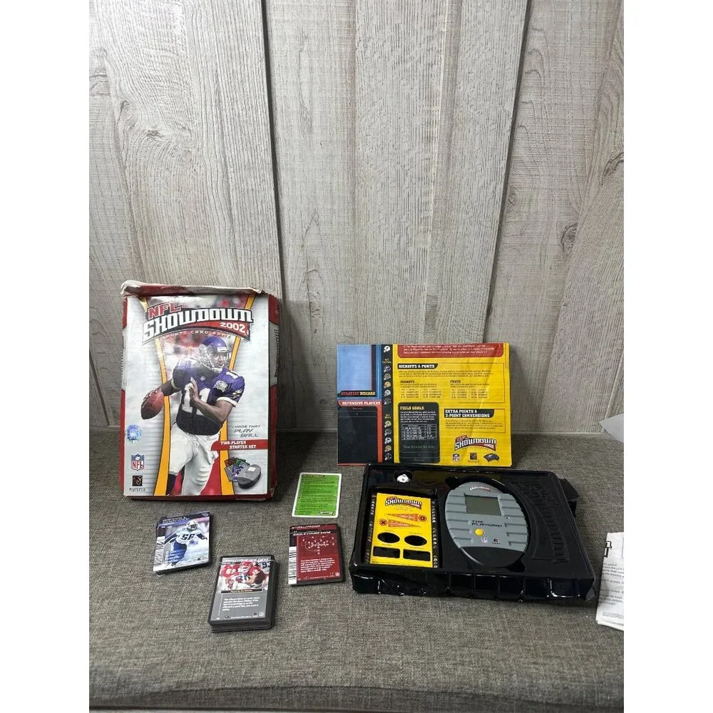 NFL Showdown 2002 Electronic Two Player Starter Set w/ Cards Play Grid Dice Game